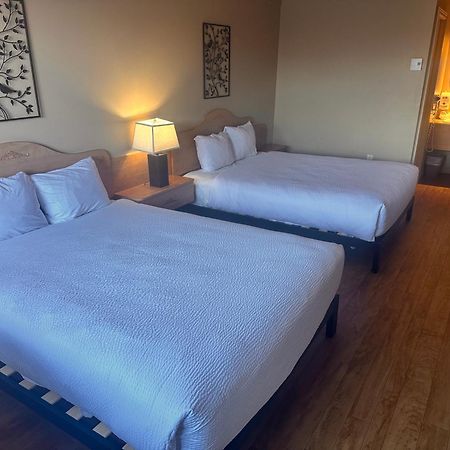 Travelodge By Wyndham Drummondville Esterno foto