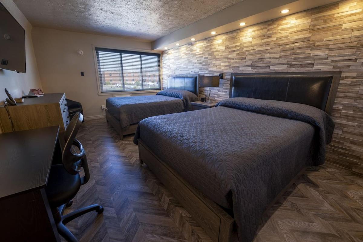 Travelodge By Wyndham Drummondville Esterno foto