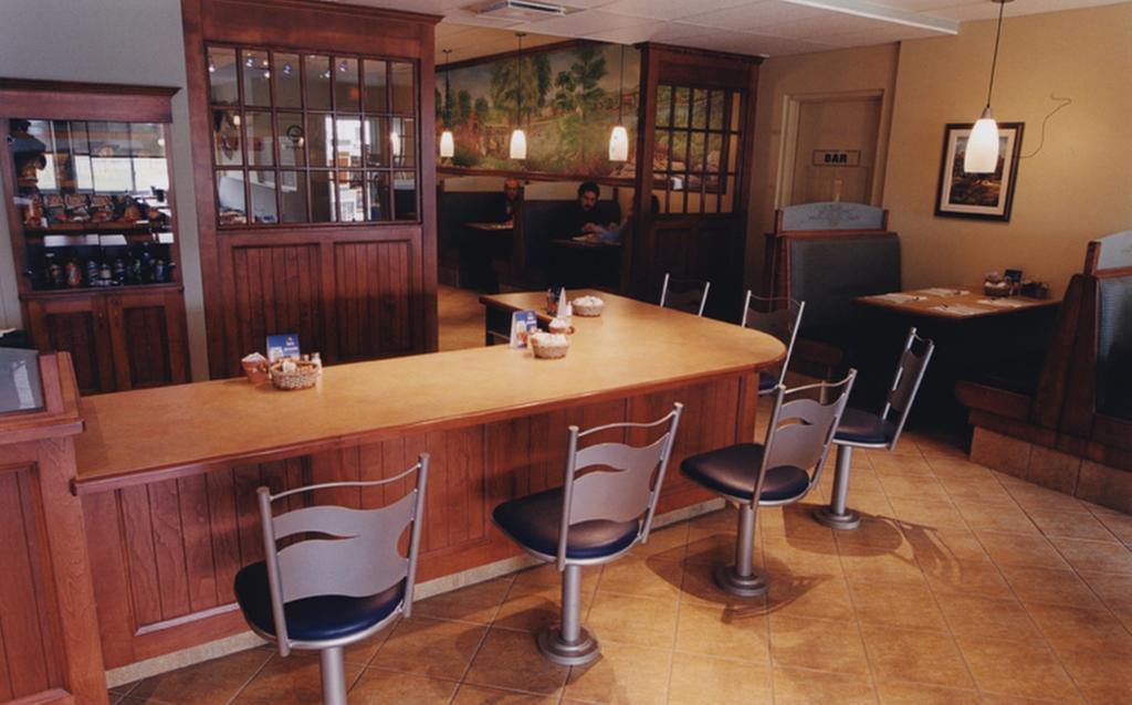 Travelodge By Wyndham Drummondville Esterno foto