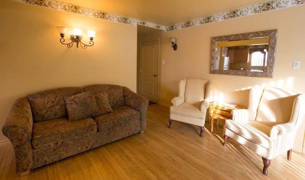 Travelodge By Wyndham Drummondville Esterno foto