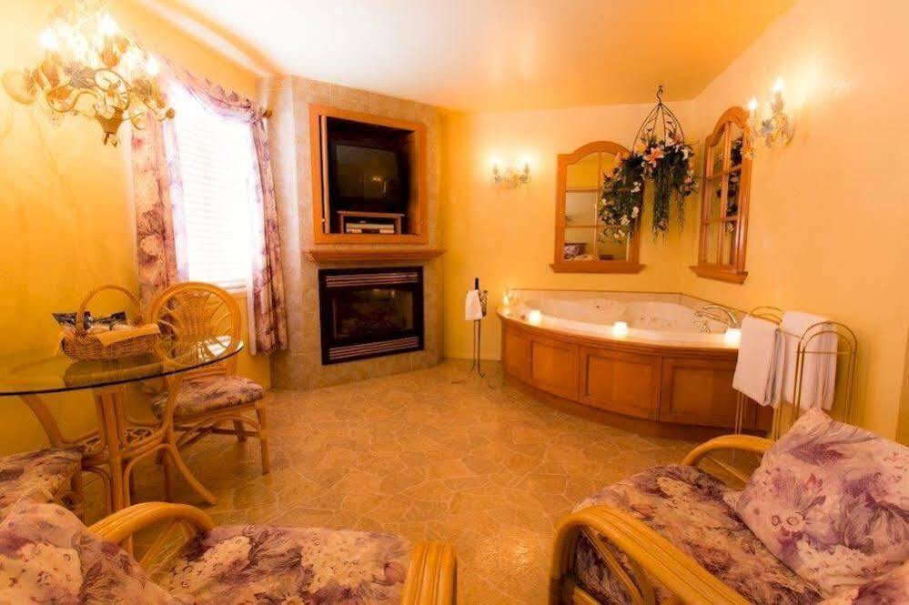 Travelodge By Wyndham Drummondville Esterno foto