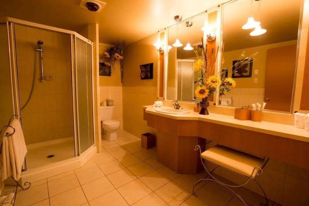 Travelodge By Wyndham Drummondville Esterno foto